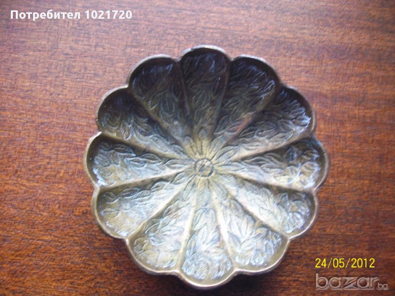 Стара бронзова чинийка, снимка 1
