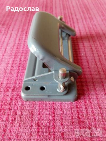 перфоратор за хартия made in Czechoslovakia, снимка 4 - Други ценни предмети - 22254827