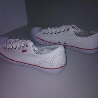 Levis оригинални обувки, снимка 3 - Кецове - 24478310
