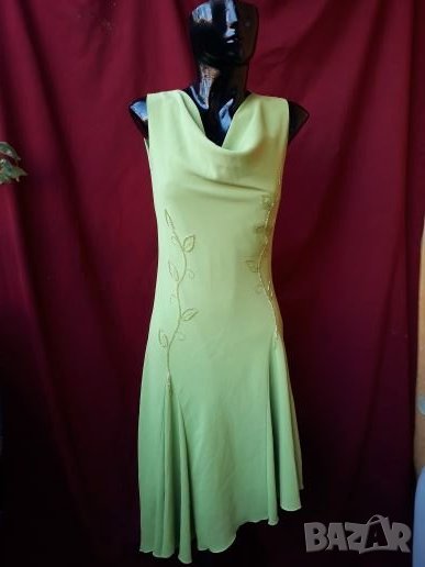 Електриково зелена рокля с мъниста М/Л, снимка 1