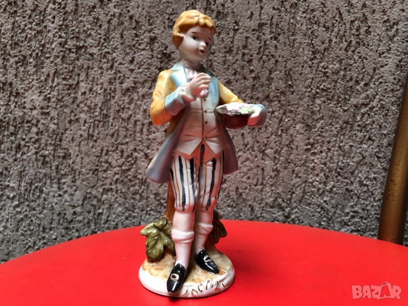 Порцеланова фигура, снимка 1