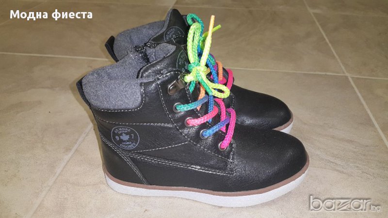 Кожени зимни боти с шарени връзки, снимка 1