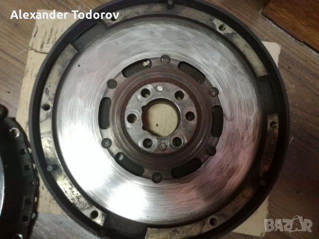 Маховик и притискател Audi A4 B5 1.8TQ, снимка 3 - Части - 25276791
