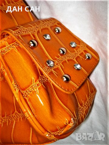 НОВА Дамска чанта Оранж с лак релеф за през рамо - Внос, снимка 5 - Чанти - 23487394