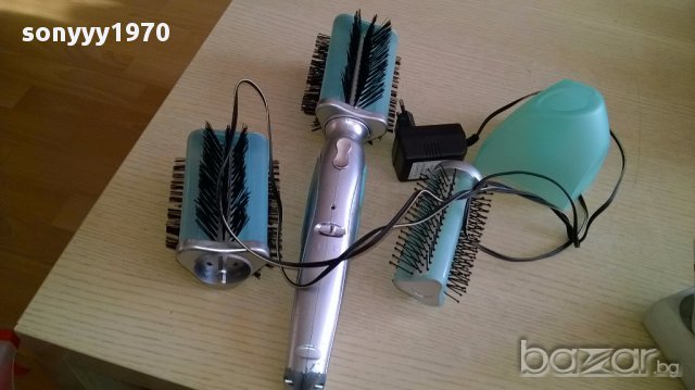 Ел четка за коса с зарядно и акумулатор с 3 приставки-от швеицария, снимка 8 - Преси за коса - 16956287
