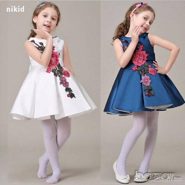 детска синя рокля с красива бродерия цвете и широка долна част, снимка 1
