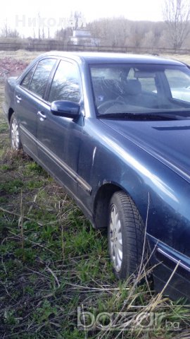 Мерцедес Е-класа Е200 2.0 см3 163к.с , снимка 2 - Автомобили и джипове - 13715046