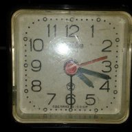 Часовник настолен ,,Слава,, СССР, снимка 1 - Антикварни и старинни предмети - 14354548
