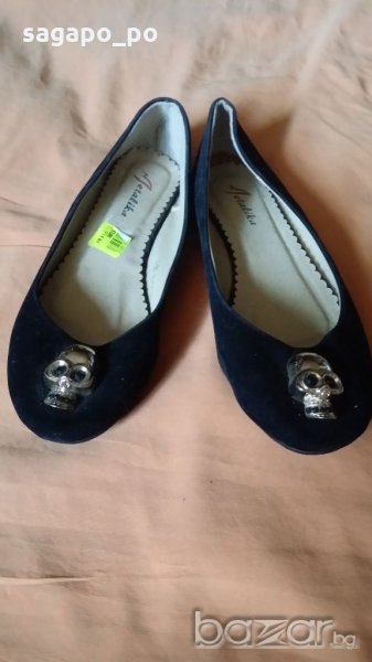 Нови ниски обувки  с черепи, снимка 1