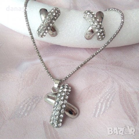 Комплект бижута обеци с винтчета и колие X с камъчета, снимка 6 - Бижутерийни комплекти - 22276789