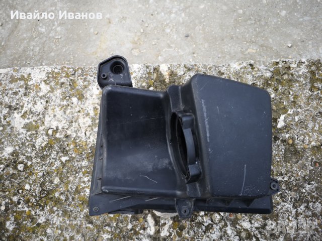 Кутията въздушен филтър Ford Focus mk2 1.6TDCi