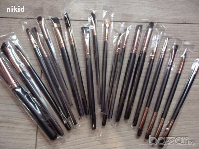 голям сет 20 бр четки за грим сенки в 2 цвята, снимка 4 - Декоративна козметика - 12793538