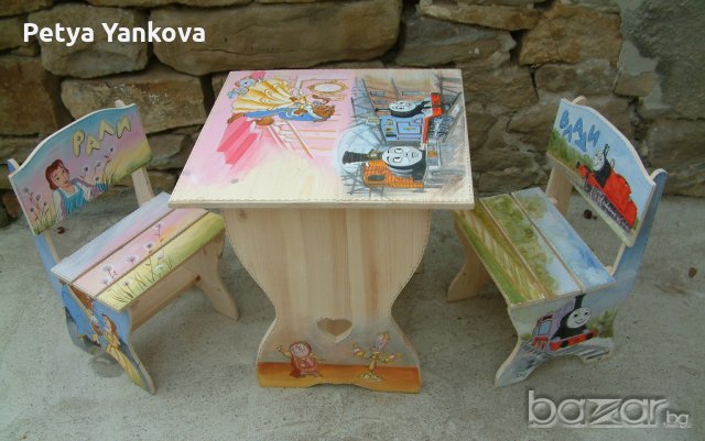 детска дървена рисувана маса с 2 стола, снимка 1 - Мебели за детската стая - 19579536