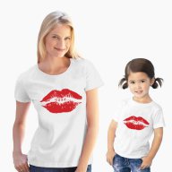 МАМА И АЗ! Сет тениски KISS ME за Мама и Дете! Поръчай модел с твоя Идея!, снимка 1 - Тениски - 14639643