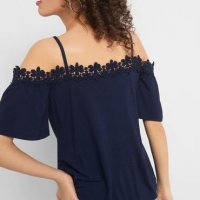 Тъмносиня блуза с отворени рамене и дантела , снимка 2 - Тениски - 25449201