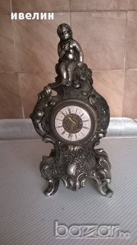 стар настолен часовник в бароков стил