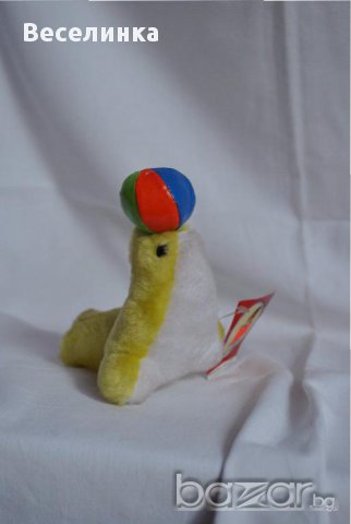 Детска плюшена играчка-жълто тюленче с шарена топка-029, снимка 1