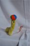 Детска плюшена играчка-жълто тюленче с шарена топка-029