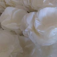 Големи бели рози, снимка 1 - Декорация за дома - 16508954