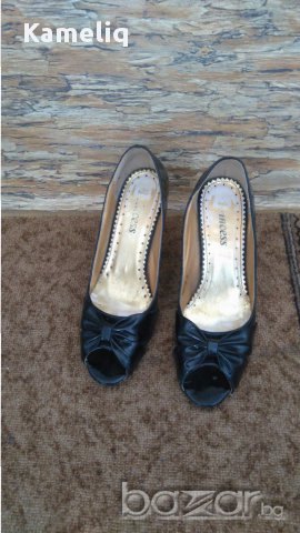 Черни лачени отворени обувки на ток, снимка 1 - Дамски обувки на ток - 14907096