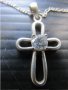 сребърно кръстче с камъче, снимка 1 - Колиета, медальони, синджири - 16957378