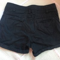 Дамски къси панталонки H&m, снимка 2 - Къси панталони и бермуди - 24575011