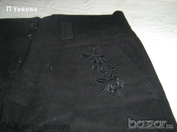 Черен плътен панталон с бродерия, снимка 1