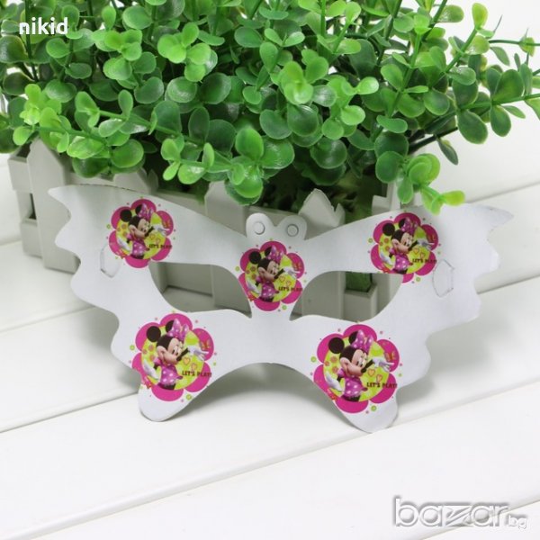 Мини Маус бял фон 6 бр домино маска за очи лице парти рожден ден, снимка 1