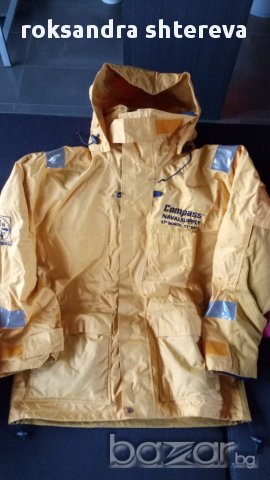 Непромукаемо яке Compass