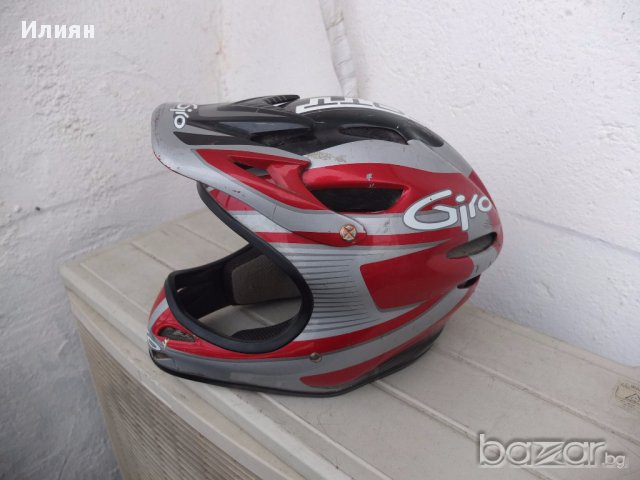 Продавам каска 