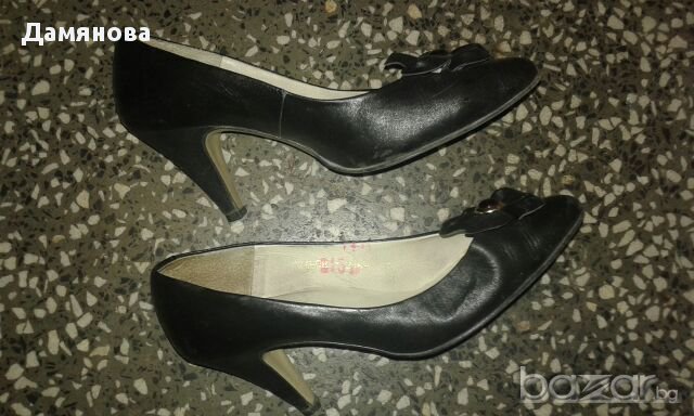 Продавам, снимка 1 - Дамски обувки на ток - 15558953