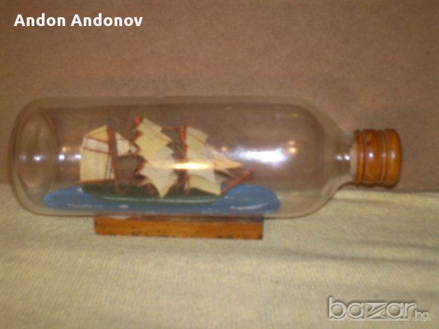 Корабче в бутилка, снимка 1 - Антикварни и старинни предмети - 16689195