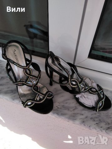 Нови сандали с камъни 36