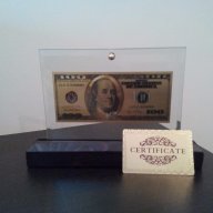 Подаръци 100 златни долара банкноти в стъклена поставка и масивно дърво + Сертификат