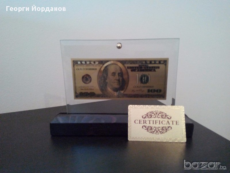 Подаръци 100 златни долара банкноти в стъклена поставка и масивно дърво + Сертификат, снимка 1