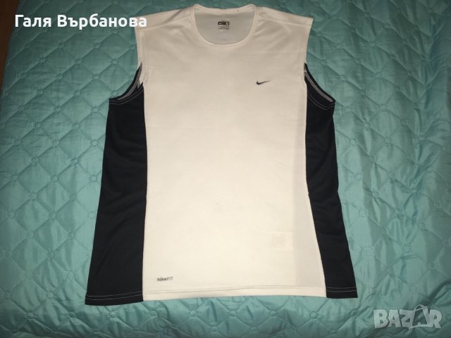 Спортен потник Nike, снимка 1 - Спортни дрехи, екипи - 23969590