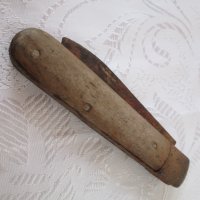 Стар ръждясъл нож с дървена дръжка, сгъваем, снимка 3 - Ножове - 40211673