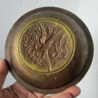 антика- чиния чинийка с пиле птица мед метал, снимка 2 - Други - 31966771