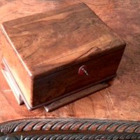 красива стара дървена кутия, снимка 7 - Антикварни и старинни предмети - 31026439