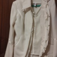 Продавам бял костюм , снимка 2 - Костюми - 44476014