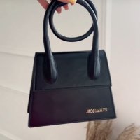 Луксозна чанта Jacquemus код DS43F, снимка 1 - Чанти - 41330106