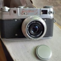 Стар съветски фотоапарат Зоркий 5, снимка 2 - Антикварни и старинни предмети - 40865677