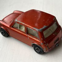 Метална количка Matchbox Racing Mini Red 1/64, снимка 3 - Колекции - 40379946