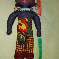 Нова с етикет и история кукла от Кения,  от текстил с мъниста , снимка 6 - Колекции - 39633887