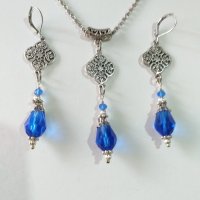 Разкошни обици в кралско синьо и филигранни орнаменти в цвят Сребро , снимка 2 - Обеци - 34958173