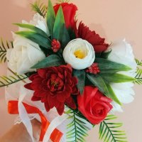 🎀НОВО🎀Бяла чанта със сапунени цветя в бяло и червено за вашите специални поводи🌹🎀🌹, снимка 3 - Подаръци за жени - 42846198