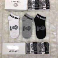 Versace чорапи  в кутия, снимка 1 - Дамски чорапи - 31887246