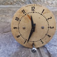 Стар часовник от автомобил, снимка 1 - Антикварни и старинни предмети - 38172990