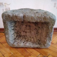 Каменно корито от Възрождението,ръчно дялано , снимка 2 - Антикварни и старинни предмети - 37128507
