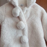 Бяло пухено палтенце, снимка 2 - Бебешки якета и елеци - 31754619